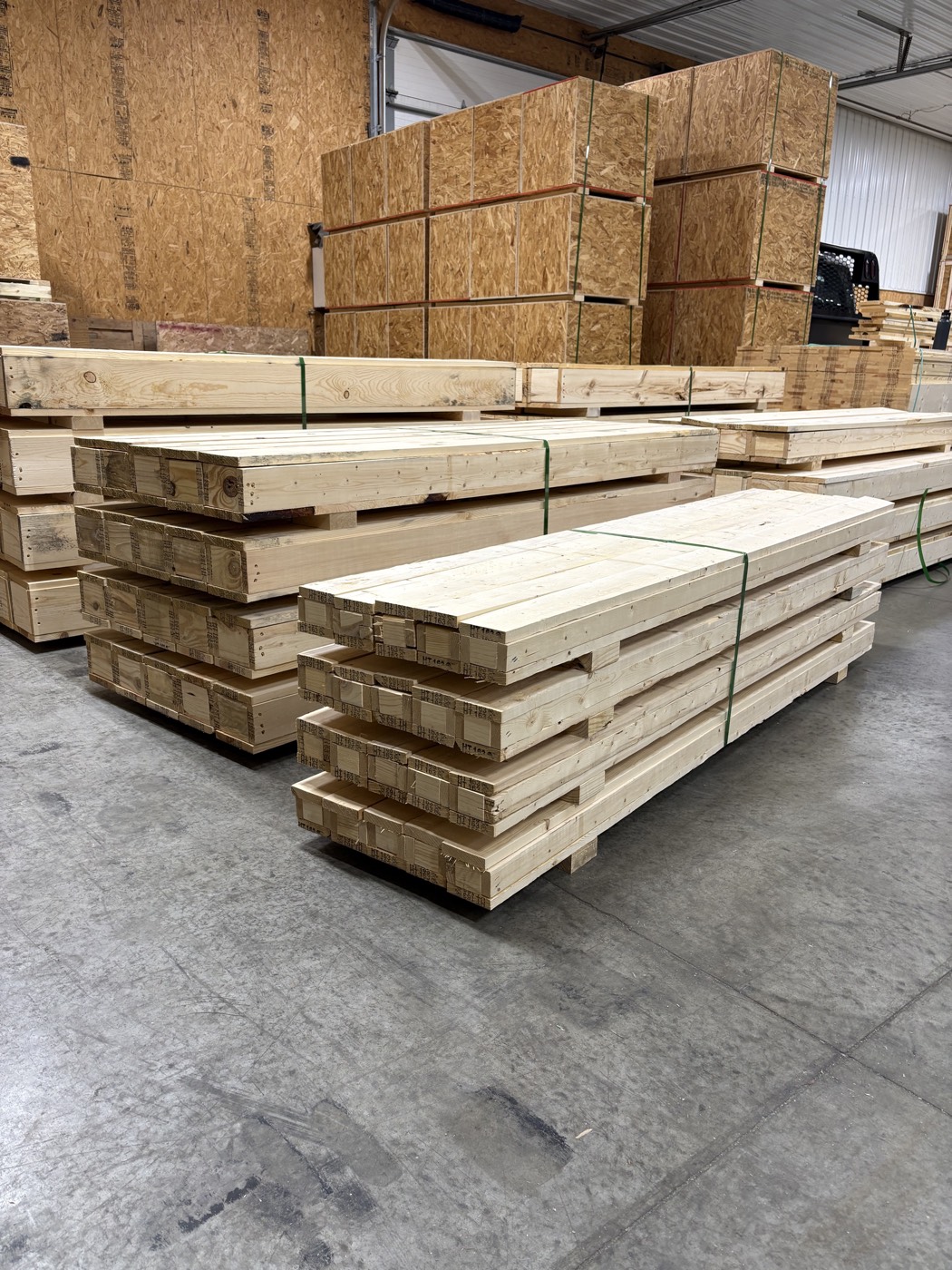 Enclosed wood freight crate